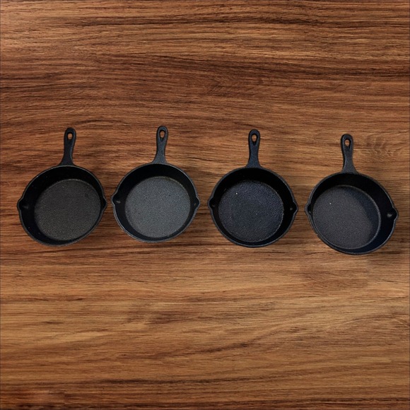 Mini‎ Cast Iron Skillets Set of 4 Small Frying Pans Cookware Kitchen Decor - Picture 1 of 5